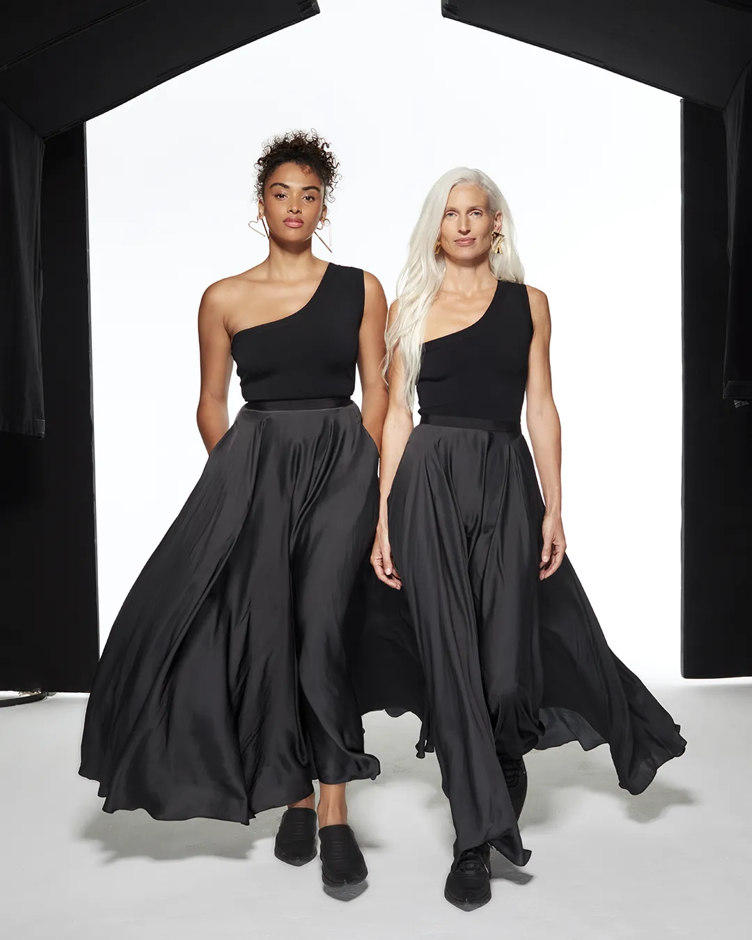 FLOWING MAXI SKIRT - BLACK