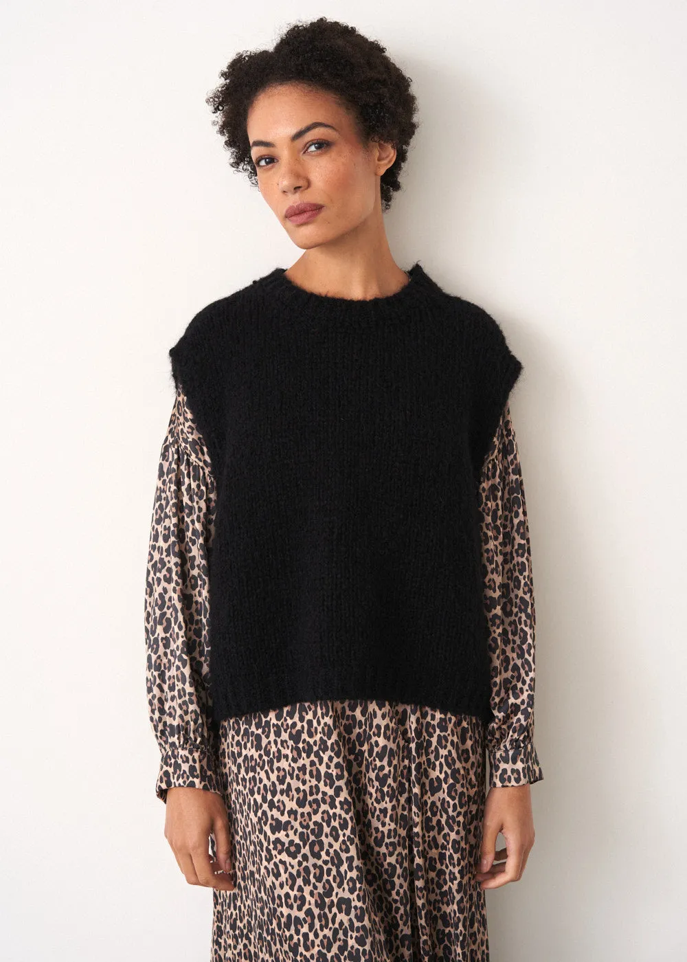 LOLA KNITTED ROUND NECK TANK - BLACK