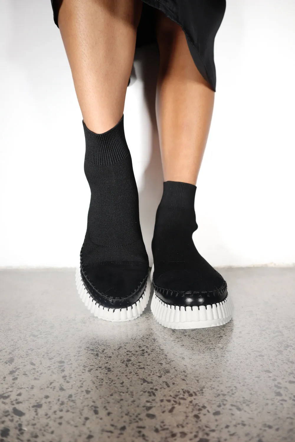 Minx Vortex - Black
