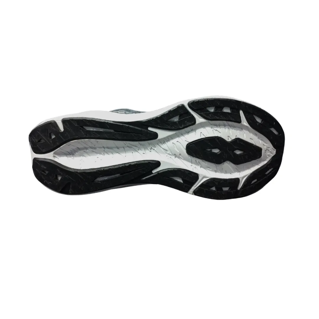 Novablast 3 Black White