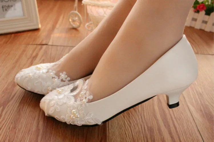 Women's white lace comfortable wedding shoes