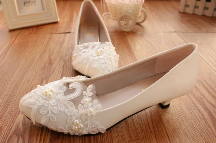Women's white lace comfortable wedding shoes